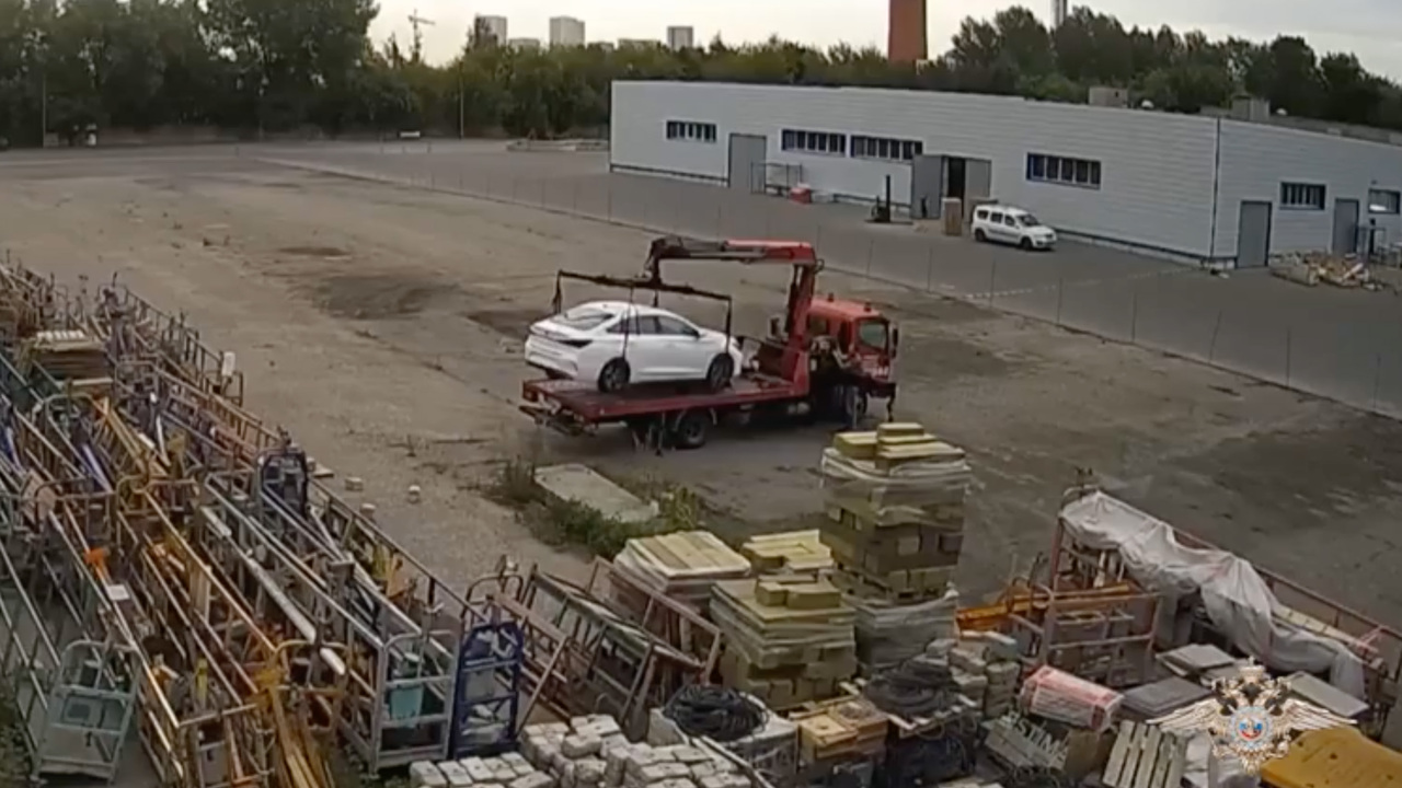 Волк: Раскрыта схема по хищению иномарок с автостоянки на юге Москвы