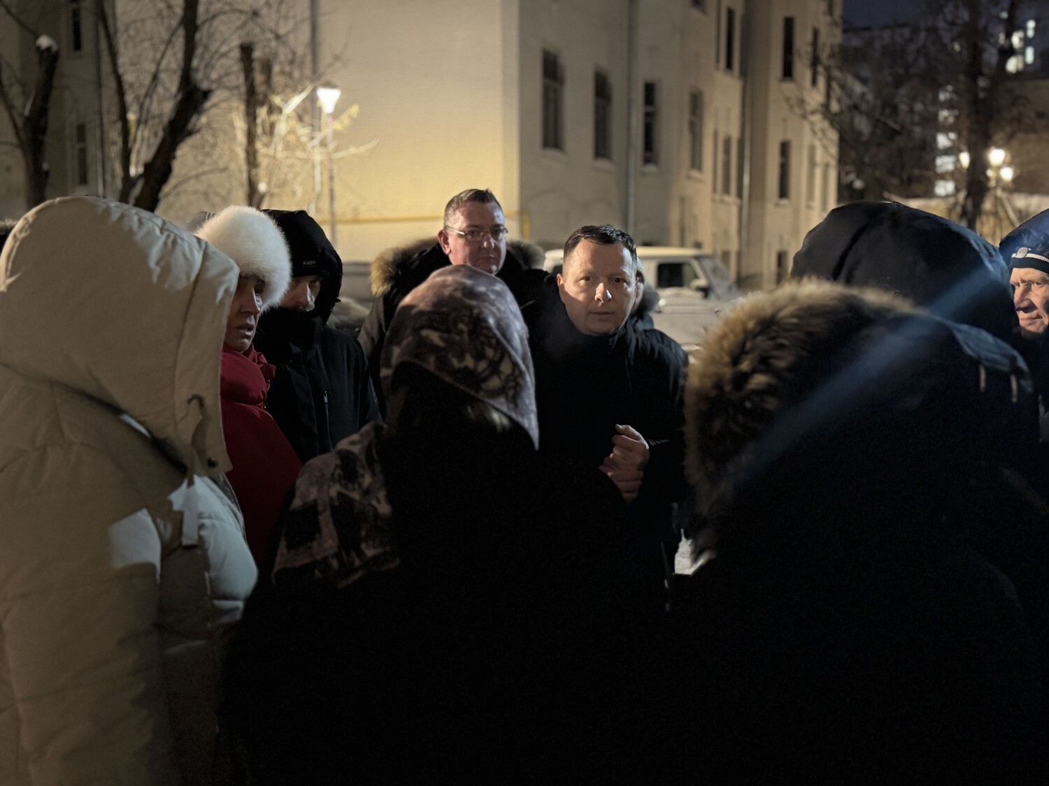 Глава управы Арбата обсудил с жителями ремонт дома в Хлебном переулке