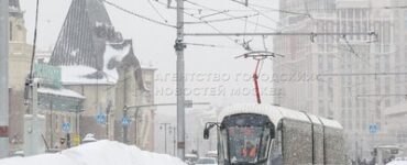 Горожан предупредили о метели и усилении ветра в Москве до конца суток
