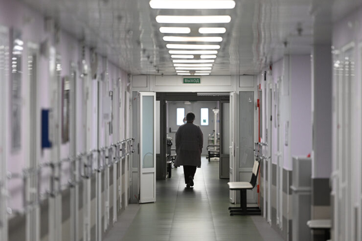 «Московская медицина»: Врачи спасли зрение футболисту после тяжелой травмы
