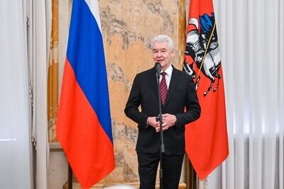 Собянин вручил премии молодым ученым в честь Дня российской науки