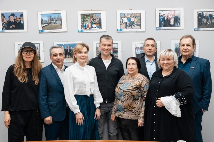 В ЦАО создадут буклет о волонтерах «Объединяя фронт и тыл»  фото