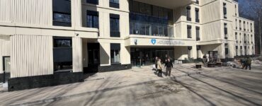 Депутат Госдумы Дмитрий Саблин рассказал о ходе строительства поликлиники в Троицке  фото