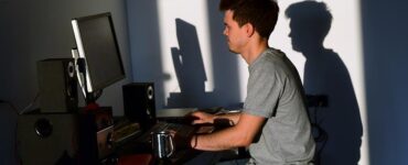 Кардиолог Васильев: Сидячий образ жизни увеличивает риск развития заболеваний
