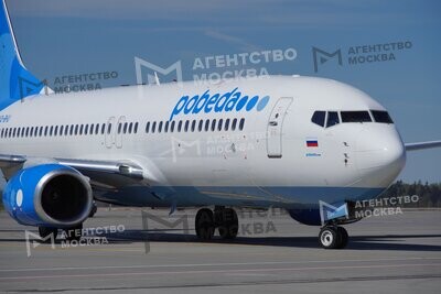 Пассажирский самолет Победа в небе