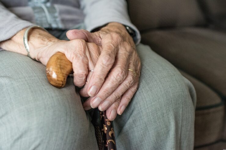 РЕН ТВ: В Подмосковье спасли 84-летнюю пенсионерку, пролежавшую в снегу 8 часов