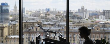 Работа в мартовские праздники должна оплачиваться в двойном размере