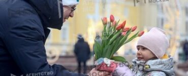 Сотрудники «Аэроэкспресса» в терминалах 8 марта раздадут 4 тыс. тюльпанов