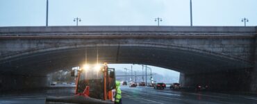 «Желтый» уровень опасности из-за гололеда объявлен в Москве до 24 марта