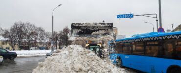 Дептранс призвал москвичей пользоваться городским транспортом из-за снегопада