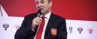 Депутат Государственной думы Владислав Третьяк поприветствовал танцевальные коллективы на фестивале в Метрогородке  фото