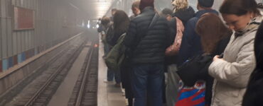 Девушка упала на рельсы на станции метро «Преображенская площадь» в Москве