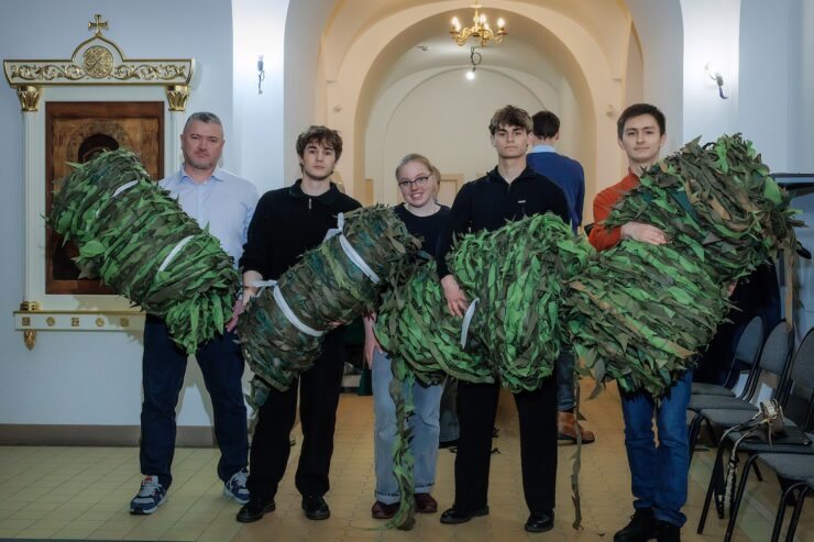 Директор Центра развития Евгений Андриенко и участники волонтерского движения «Под защитой» договорились о сотрудничестве  фото