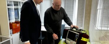 Евгений Нифантьев встретился с работниками скорой помощи накануне их профессионального праздника  фото