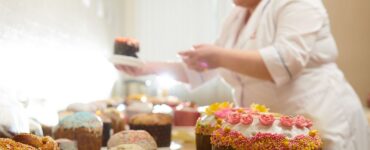 Фабрики Москвы изготовят около 5 млн куличей к Пасхе