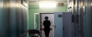 «МК»: 11-летний мальчик выжил после падения с 9-го этажа в Москве