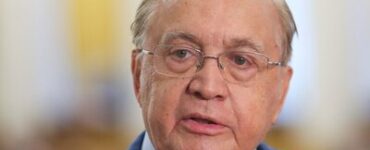 Сергей Собянин поздравил с днем рождения ректора МГУ Виктора Садовничего