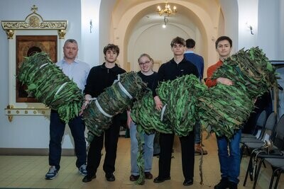 Волонтеры и центр развития обрабатывают снаряжение для бойцов