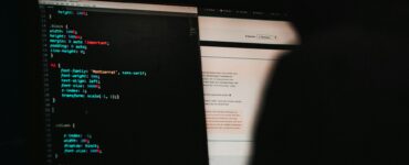 В Москве хакеры решили взломать терминал фастфуда с помощью жучка и попались