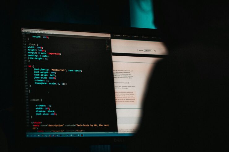 В Москве хакеры решили взломать терминал фастфуда с помощью жучка и попались