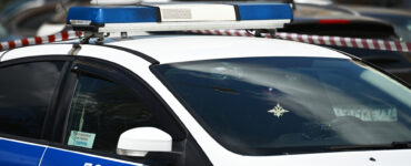 В Москве работник алкомаркета «Красное и белое» напал на посетителей с травматом