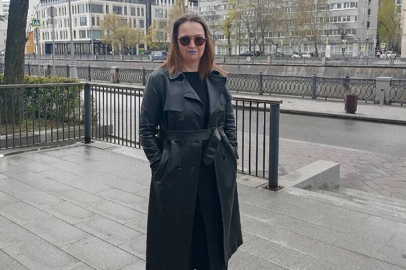 Елена Королева на прогулке в Москве