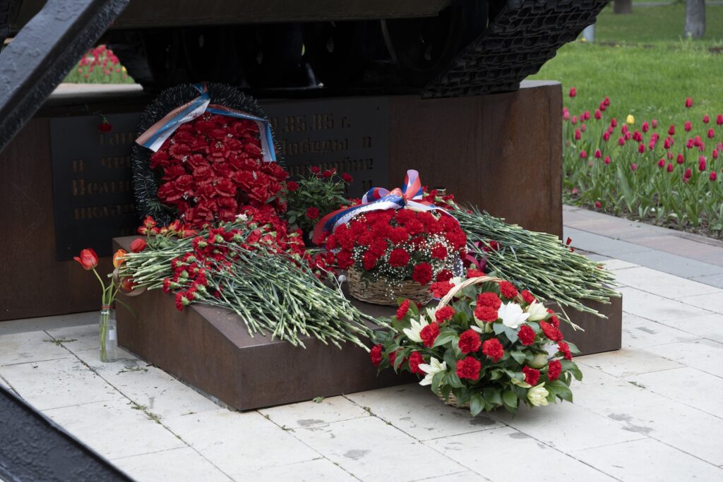 Участники движения «Мой район» в Щукино приняли участие в торжественных мероприятиях ко Дню Победы  фото