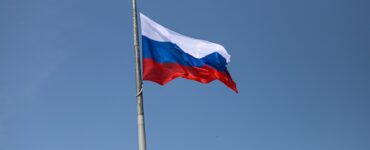 Депутат Милонов озаботился музыкой на выпускных