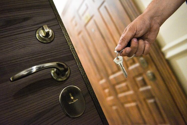 Для ипотеки на вторичную «однушку» в Москве нужна зарплата в 162 тысячи рублей