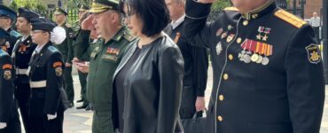 Герой России Эдуард Казымов принял участие в открытии мемориальной доски маршалу Павлу Ротмистрову  фото