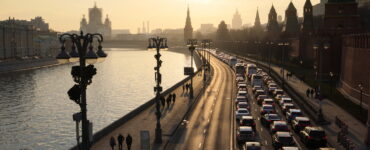 Москвичам рекомендовали уезжать из города после 21:00