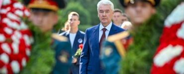 Собянин накануне Дня Победы возложил цветы к Могиле Неизвестного Солдата