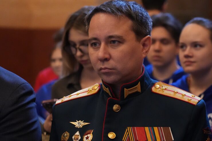 Участник СВО Эльдар Шарипов передал на передовую гуманитарную помощь