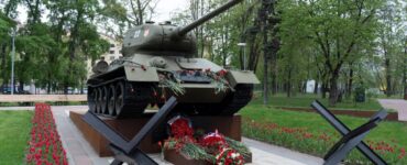Участники движения «Мой район» в Щукино приняли участие в торжественных мероприятиях ко Дню Победы  фото