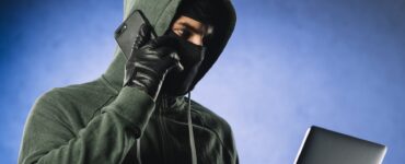Вован и Лексус предупредили знаменитостей о звонках украинских мошенников