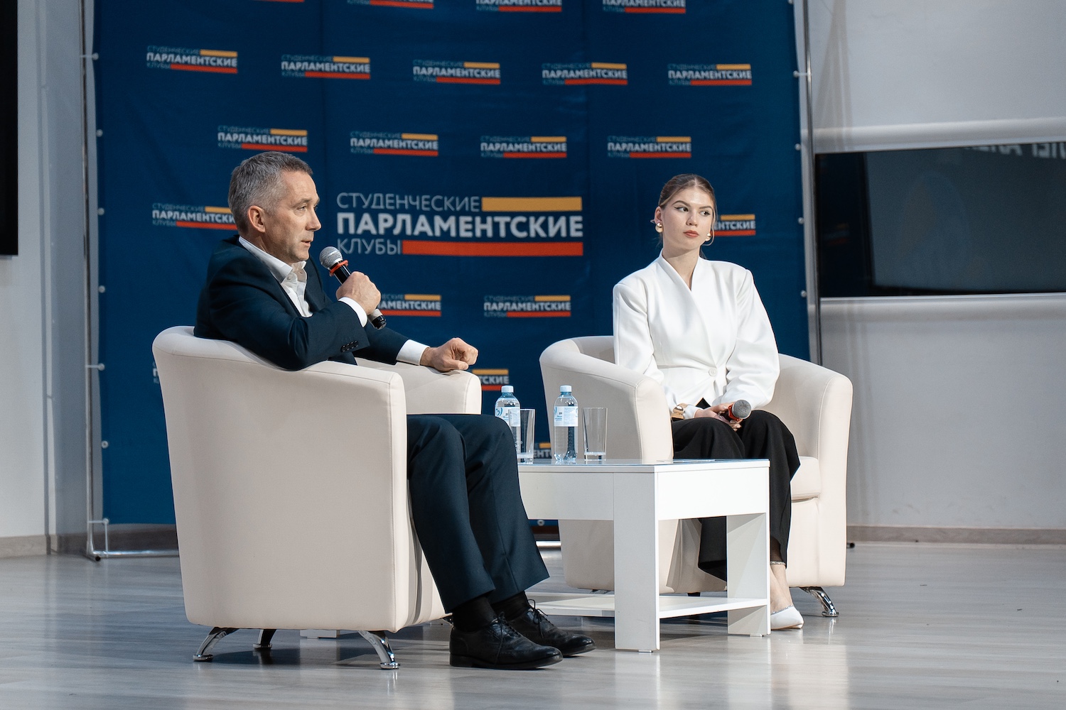Журналист Олег Леонов рассказал студентам о роли общественной деятельности в построении успешной карьеры  фото