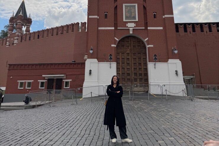 Американская журналистка Кэндис Оуэнс приехала в Москву и восхитилась городом