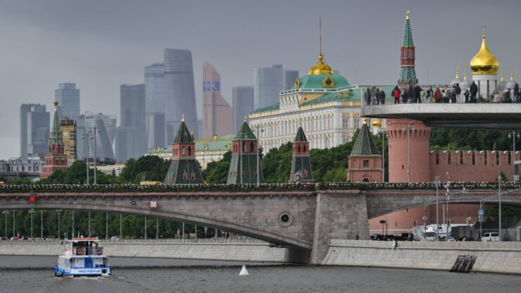 Американский клен признали опасным, его заменят в Москве на другие деревья