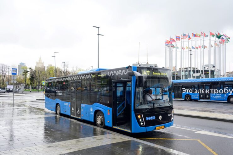 Более 300 новых автобусов для пригородных маршрутов пришли в Москву