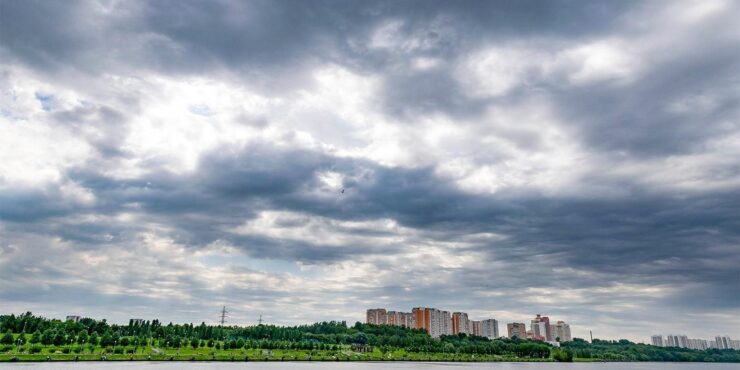 Крупнейший налет беспилотников пережила Москва сегодня ночью