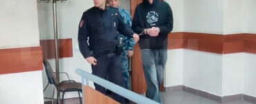 Мужчина посадил на колени в метро Москвы 13-летнюю девочку и был задержан