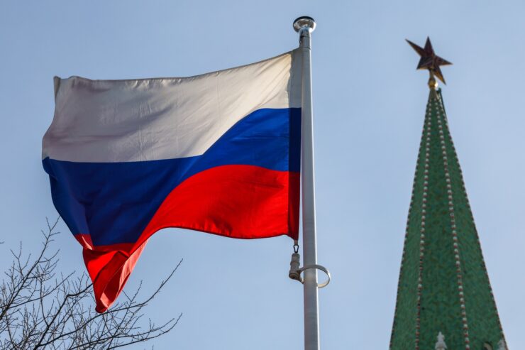 РИА Новости: Районы Москвы начали украшать ко Дню России