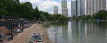Роспотребнадзор разрешил купаться в семи зонах отдыха в Москве