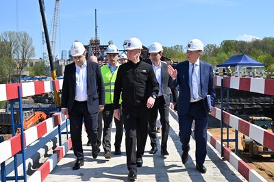 Велопешеходный мост к парку Фили в Москве