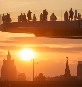 ТАСС: Солнце в Москве пробудет над горизонтом 17 часов 33 минуты