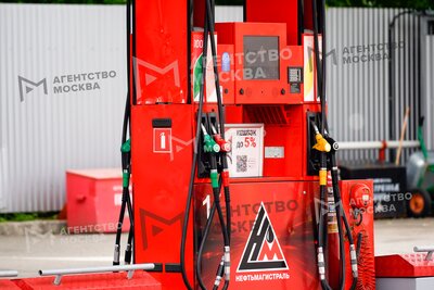 Водителям бензовозов временно разрешили не оформлять пропуска в Москве