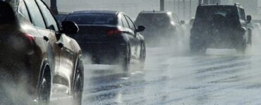 Дептранс Москвы призвал автомобилистов быть внимательнее за рулем