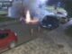 Электросамокат вспыхнул на парковке с авто в Москве и попал на видео