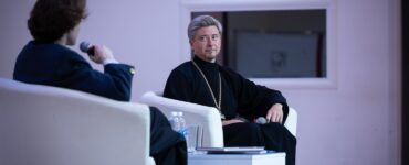 Именные стипендиаты встретились с протоиереем Кириллом Сладковым на разговорном шоу «Ближе к ИСПМ»  фото
