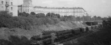 Ленинский проспект — Октябрьская: Малевич у Горького на Ленинском фото